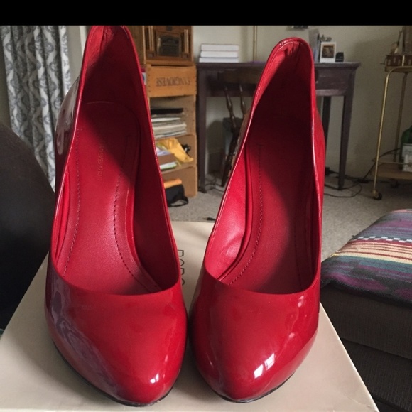BCBG scarlette red patent leather shoes - Picture 2 of 7